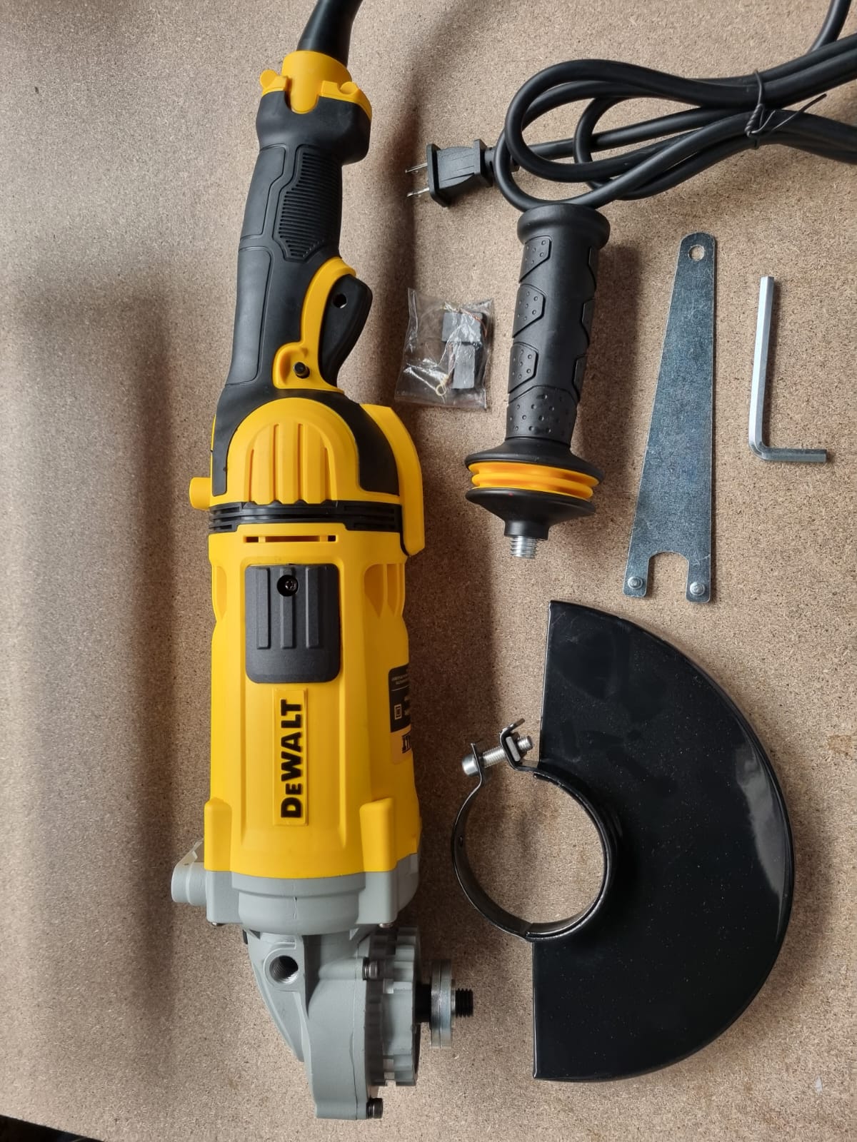 Miniatura 2 de Pulidora 9 pulgadas Dw